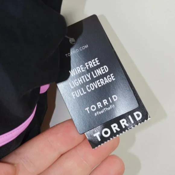 Torrid Black Snake Rose Crop Rashguard NWT - Picture 11 of 11